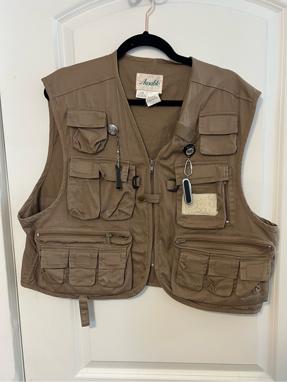 VNTG Ausable Utility Fly‎ Fishing Vest with Multi Tool and Other Accessories